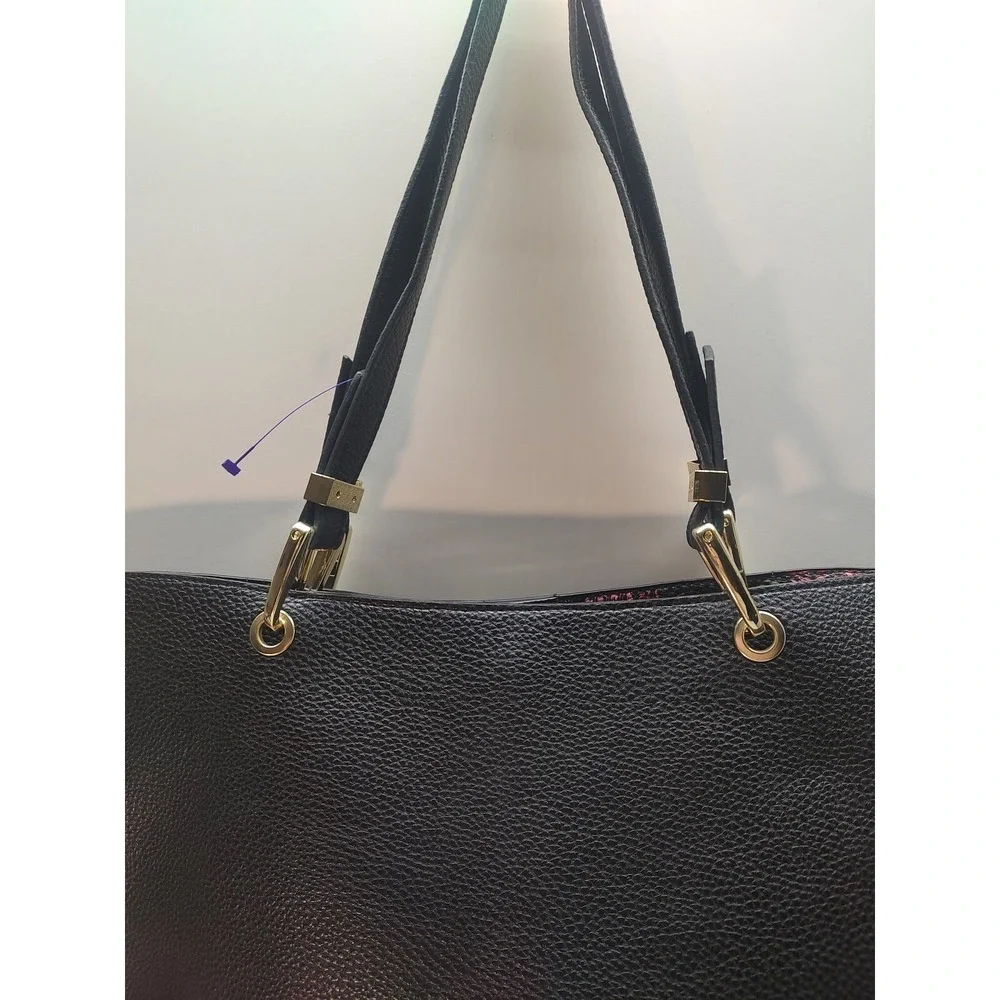 Steve Madden add touch